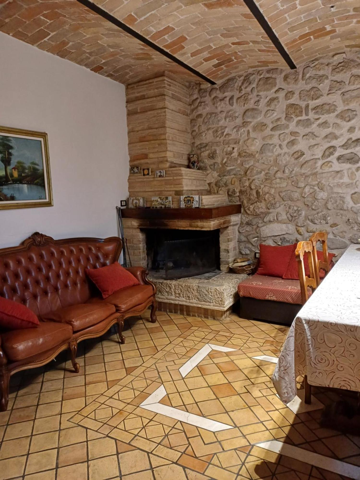 Agriturismo San Giovanni Ad Insulam Isola del Gran Sasso dʼItalia Buitenkant foto
