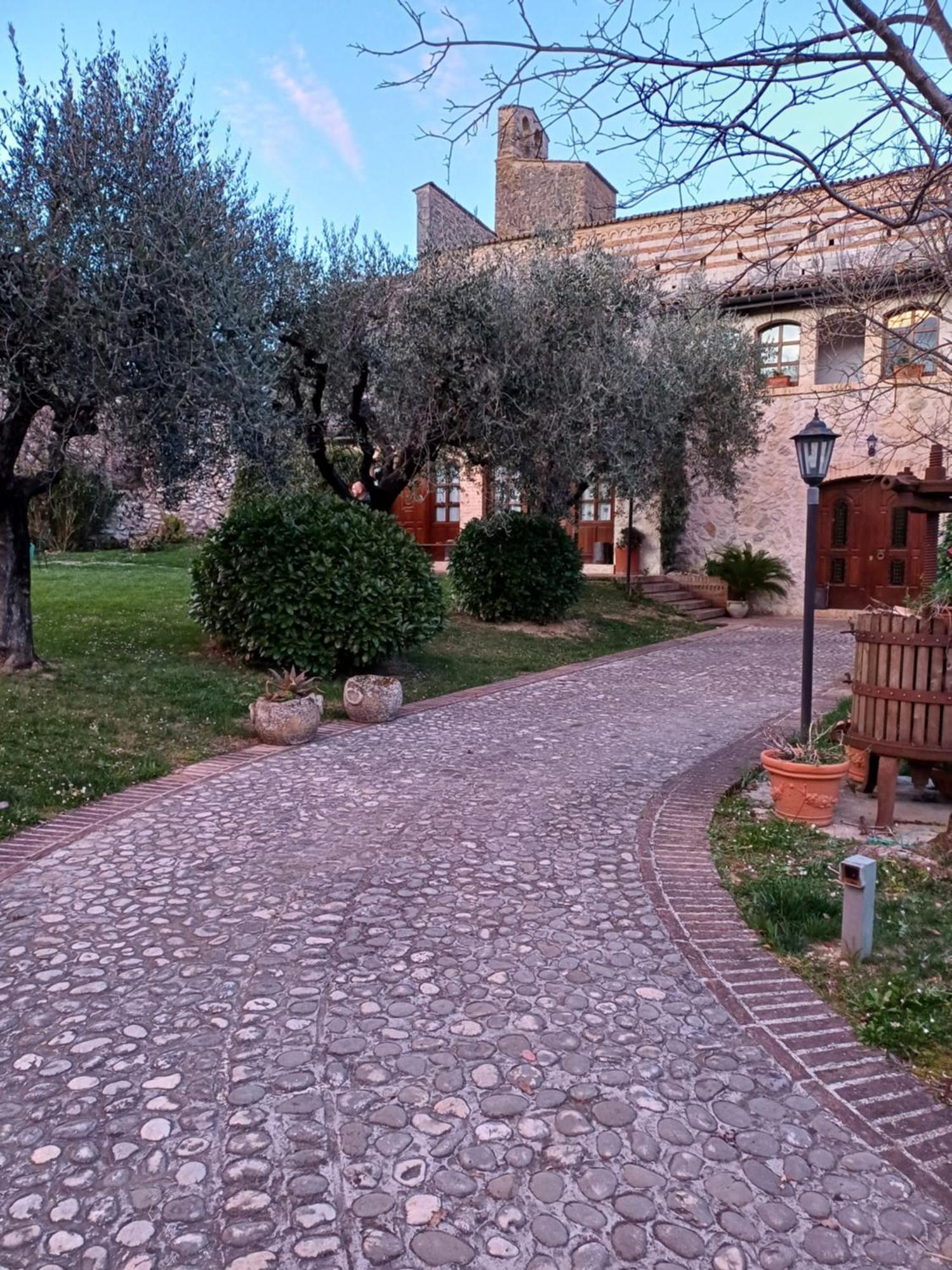 Agriturismo San Giovanni Ad Insulam Isola del Gran Sasso dʼItalia Buitenkant foto
