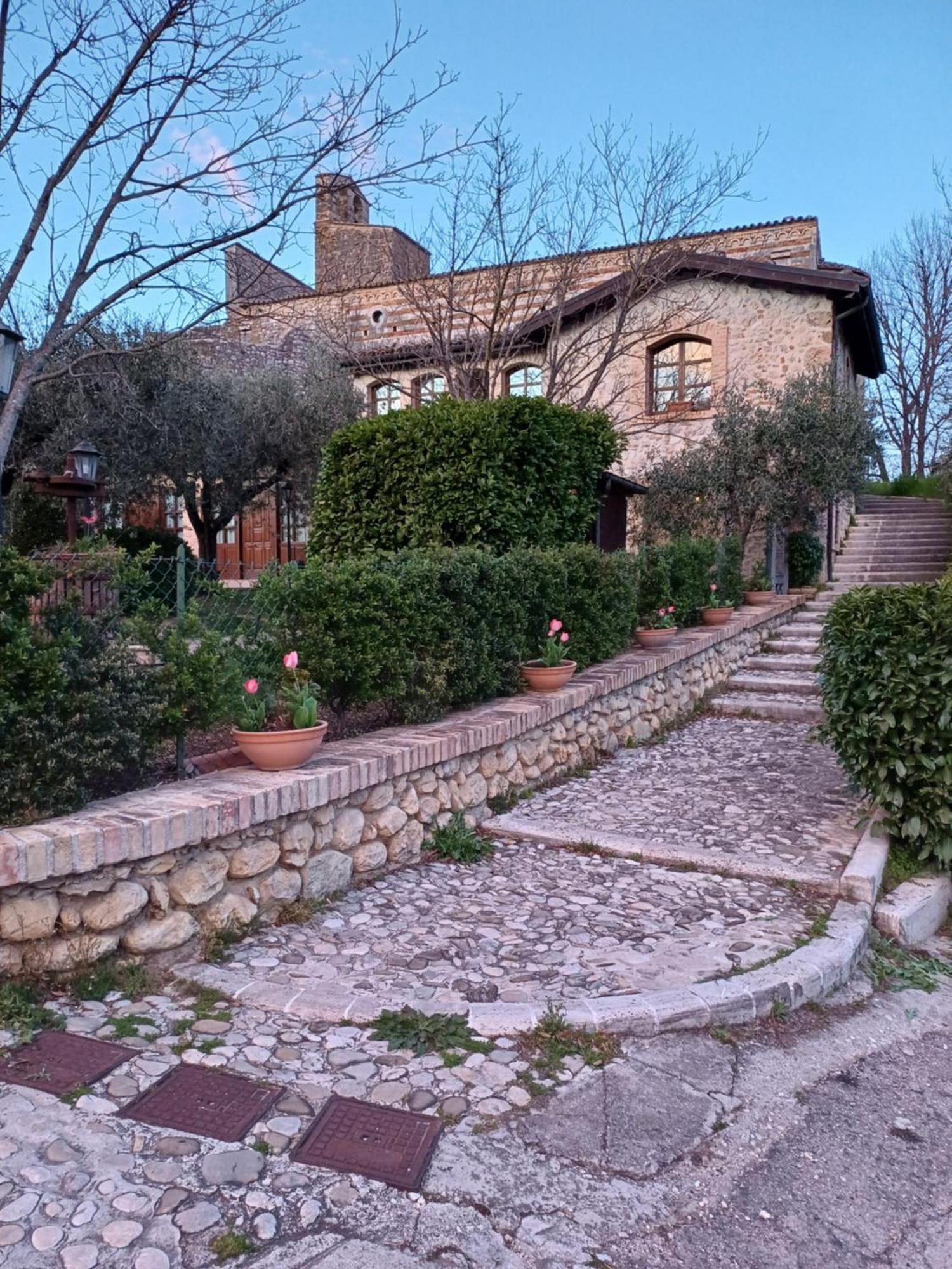Agriturismo San Giovanni Ad Insulam Isola del Gran Sasso dʼItalia Buitenkant foto