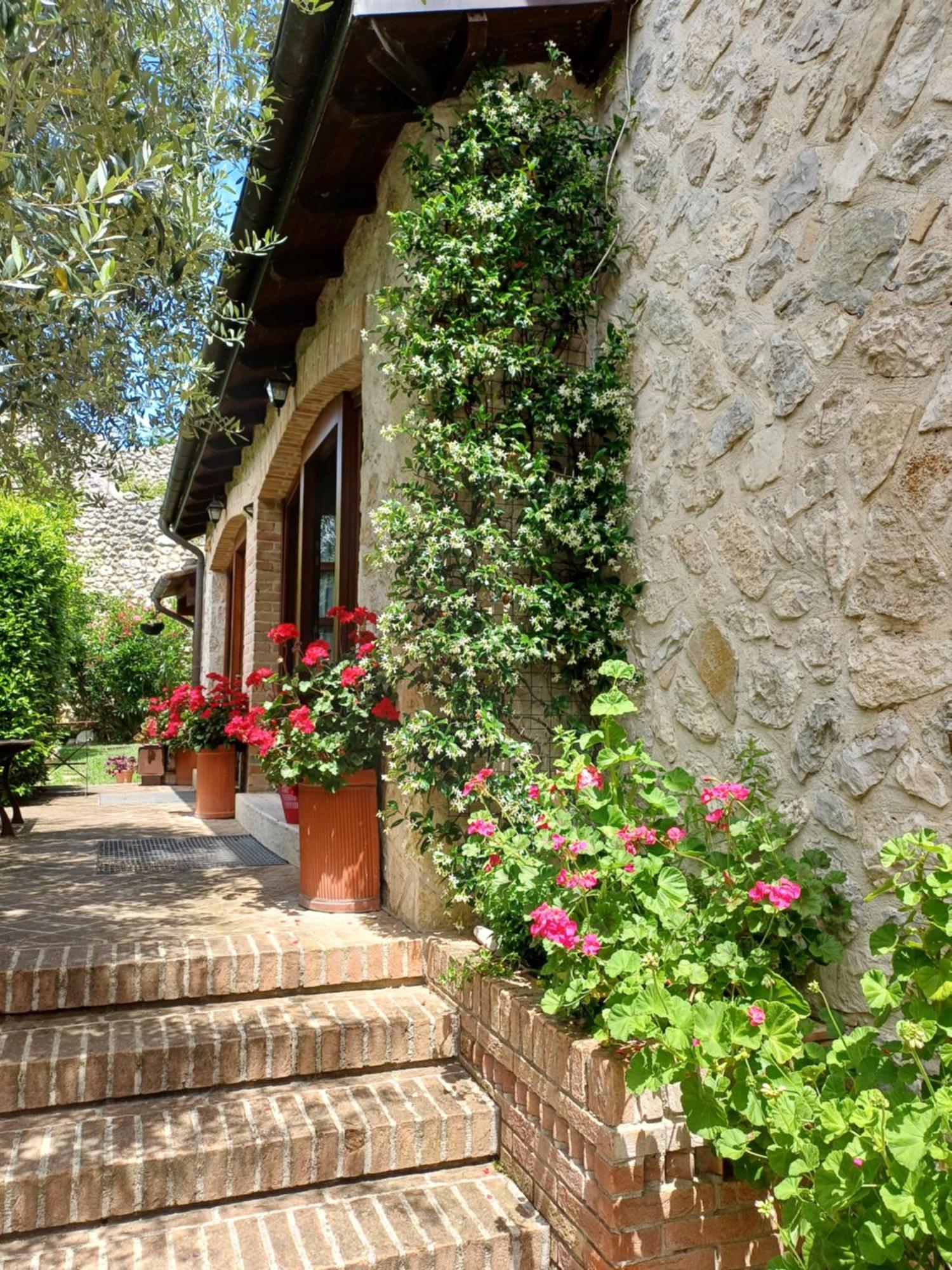 Agriturismo San Giovanni Ad Insulam Isola del Gran Sasso dʼItalia Buitenkant foto