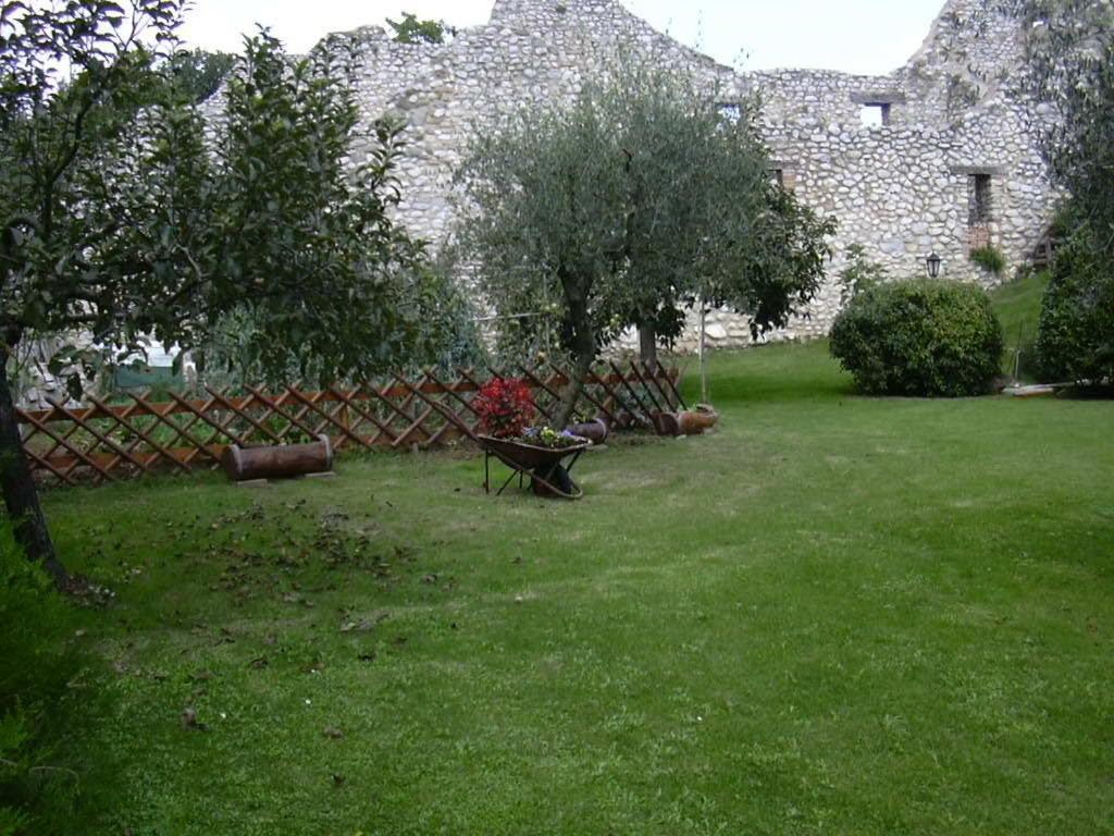 Agriturismo San Giovanni Ad Insulam Isola del Gran Sasso dʼItalia Buitenkant foto