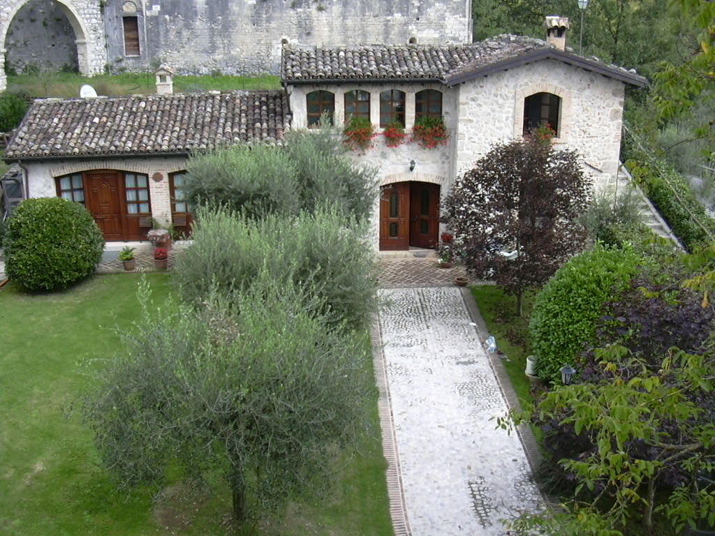 Agriturismo San Giovanni Ad Insulam Isola del Gran Sasso dʼItalia Buitenkant foto
