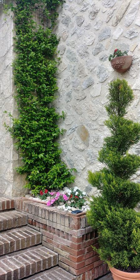 Agriturismo San Giovanni Ad Insulam Isola del Gran Sasso dʼItalia Buitenkant foto